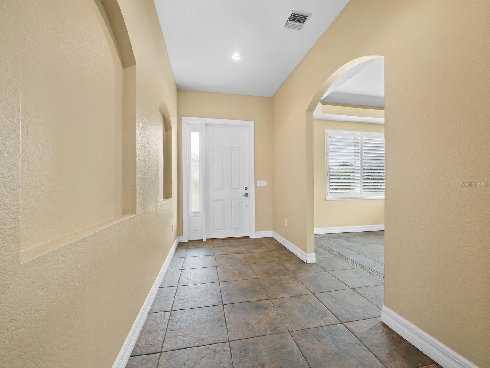 182 ISLAND CIRCLE, SARASOTA, FL, 34242 4 182 ISLAND CIRCLE