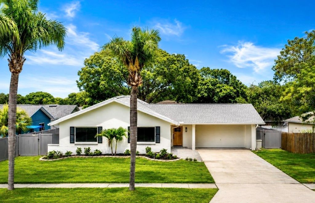 Photo of 1591 Cottonwood Terrace, Dunedin, FL 34698 (MLS # TB8517707)