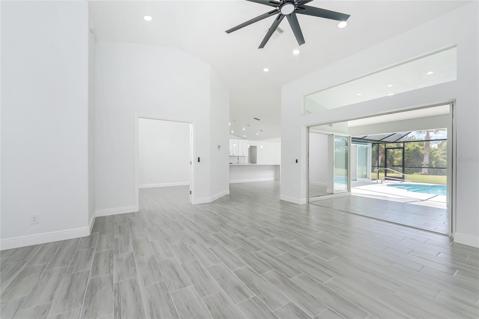 ROTONDA WEST WHITE MARSH - Residential