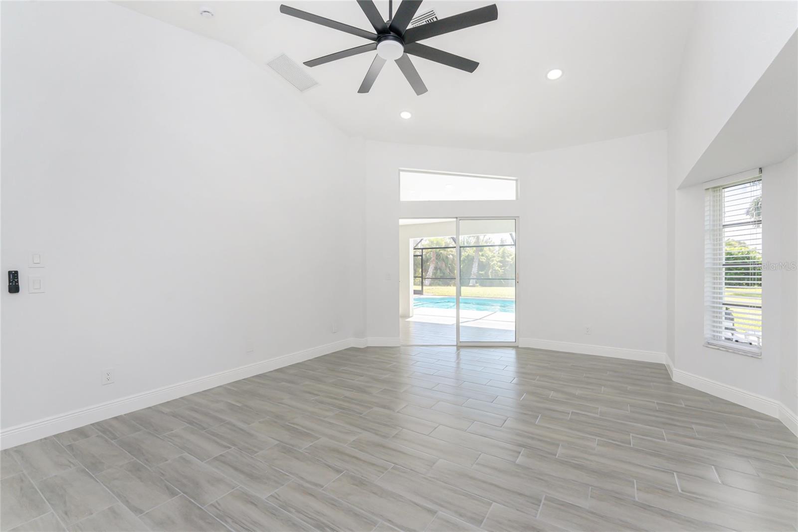 ROTONDA WEST WHITE MARSH - Residential