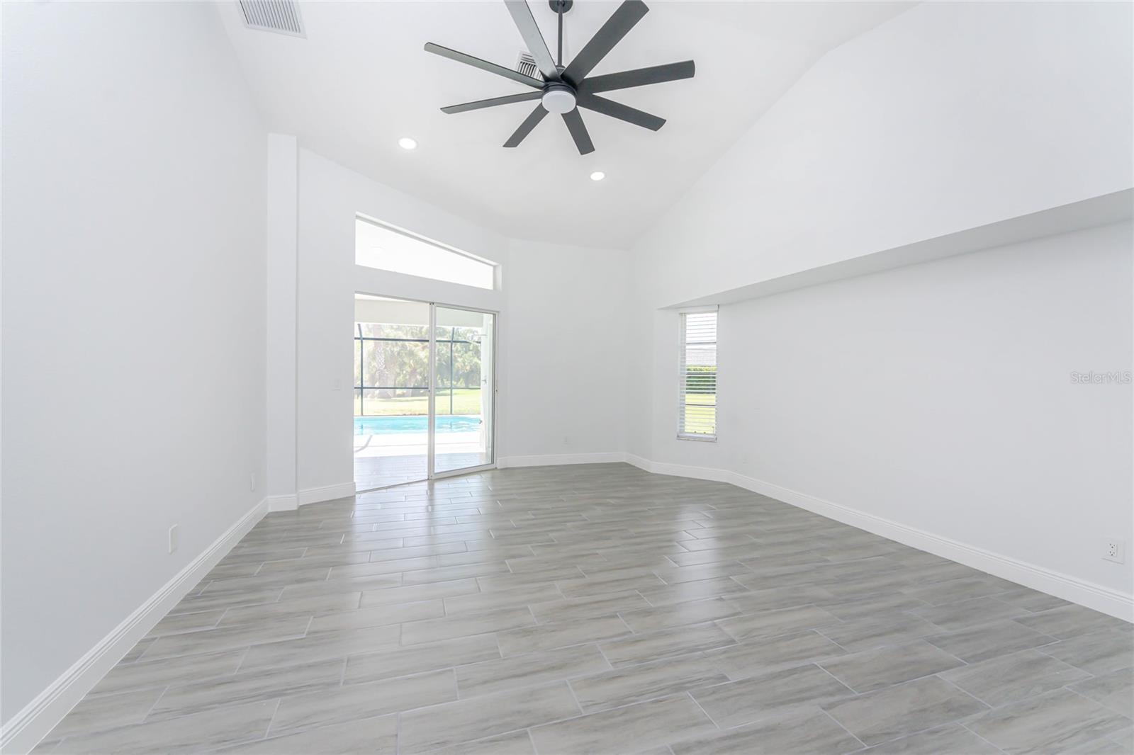 ROTONDA WEST WHITE MARSH - Residential