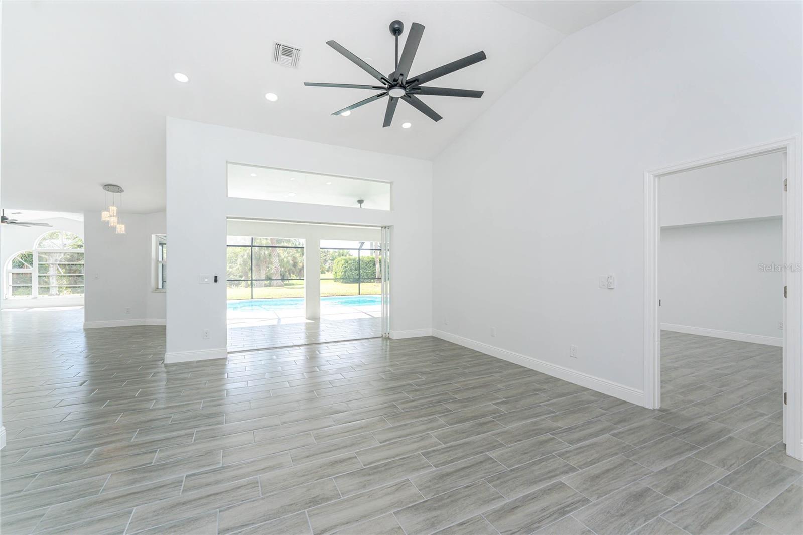 ROTONDA WEST WHITE MARSH - Residential