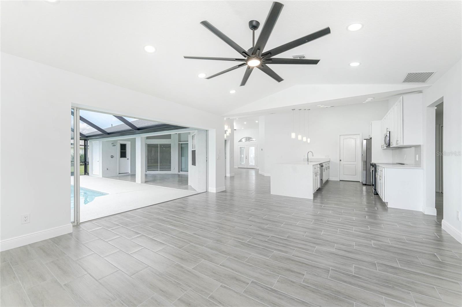 ROTONDA WEST WHITE MARSH - Residential