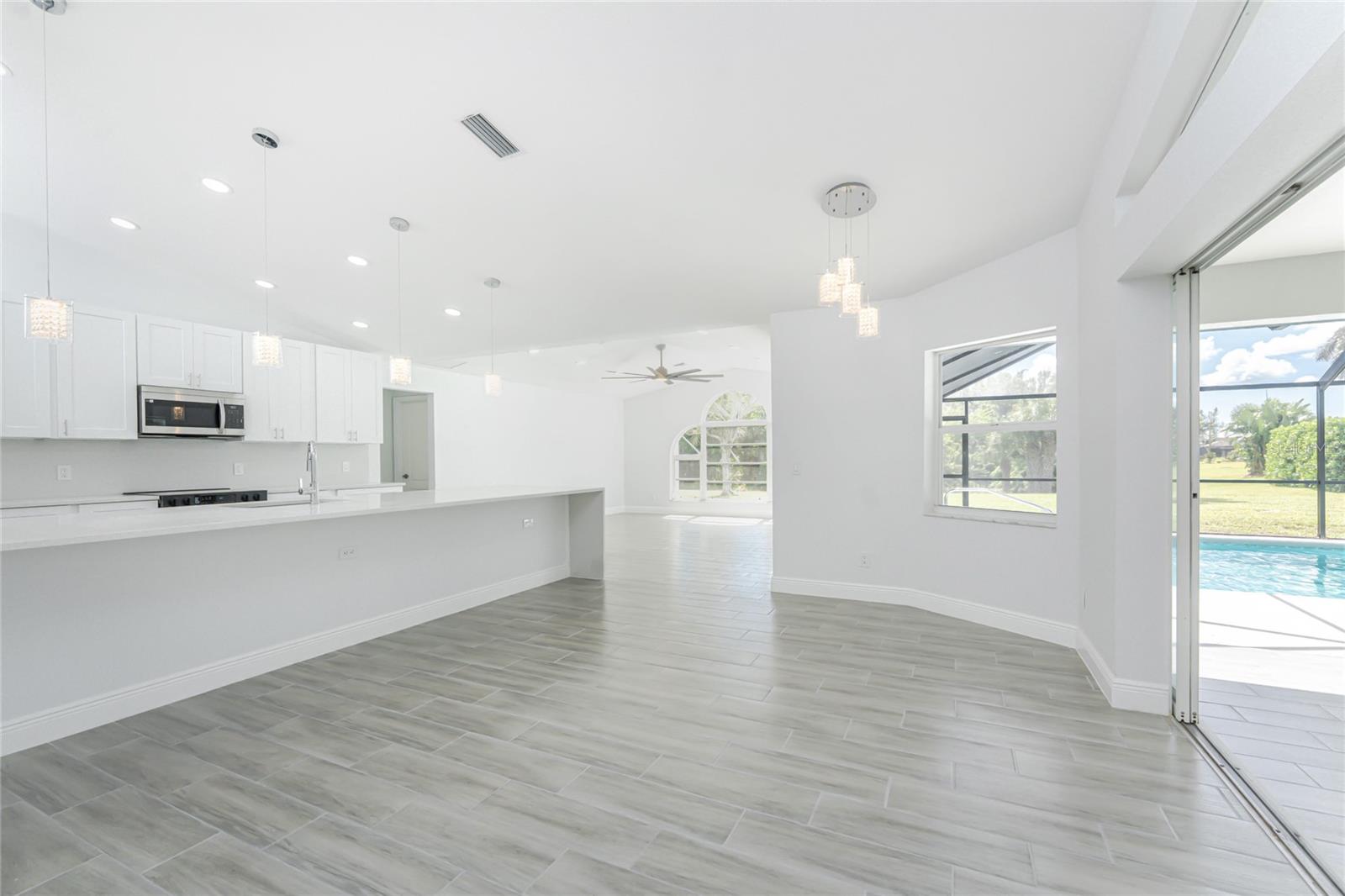 ROTONDA WEST WHITE MARSH - Residential