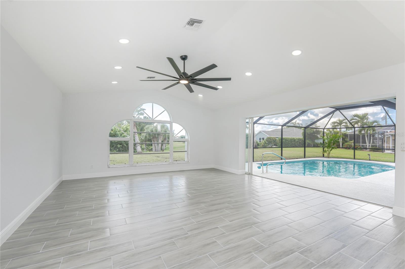 ROTONDA WEST WHITE MARSH - Residential