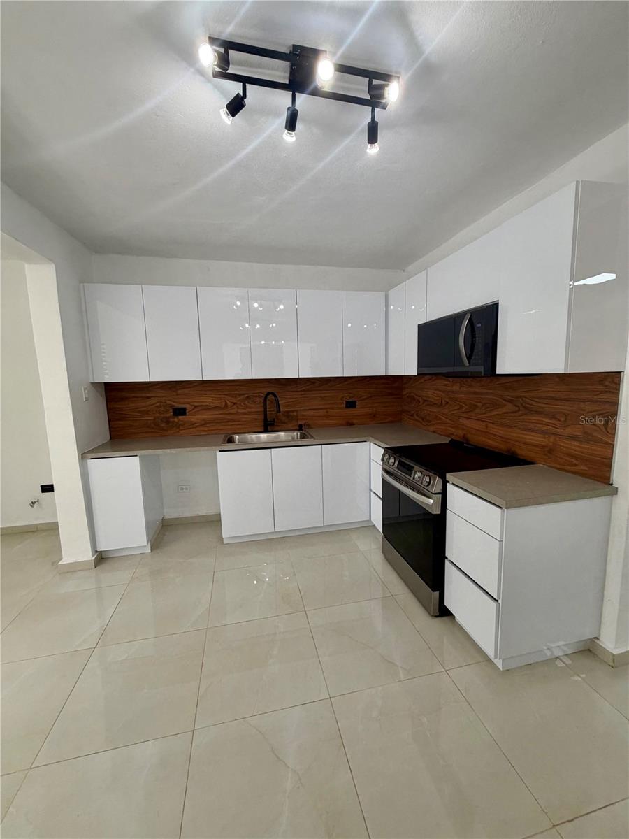 RIVERSIDE - Residential