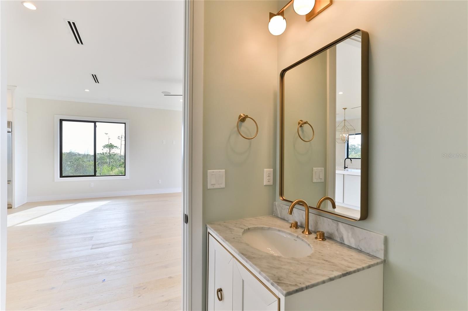 CALLILISA LAND - Residential