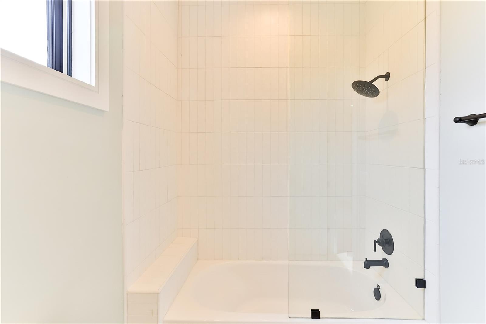 CALLILISA LAND - Residential