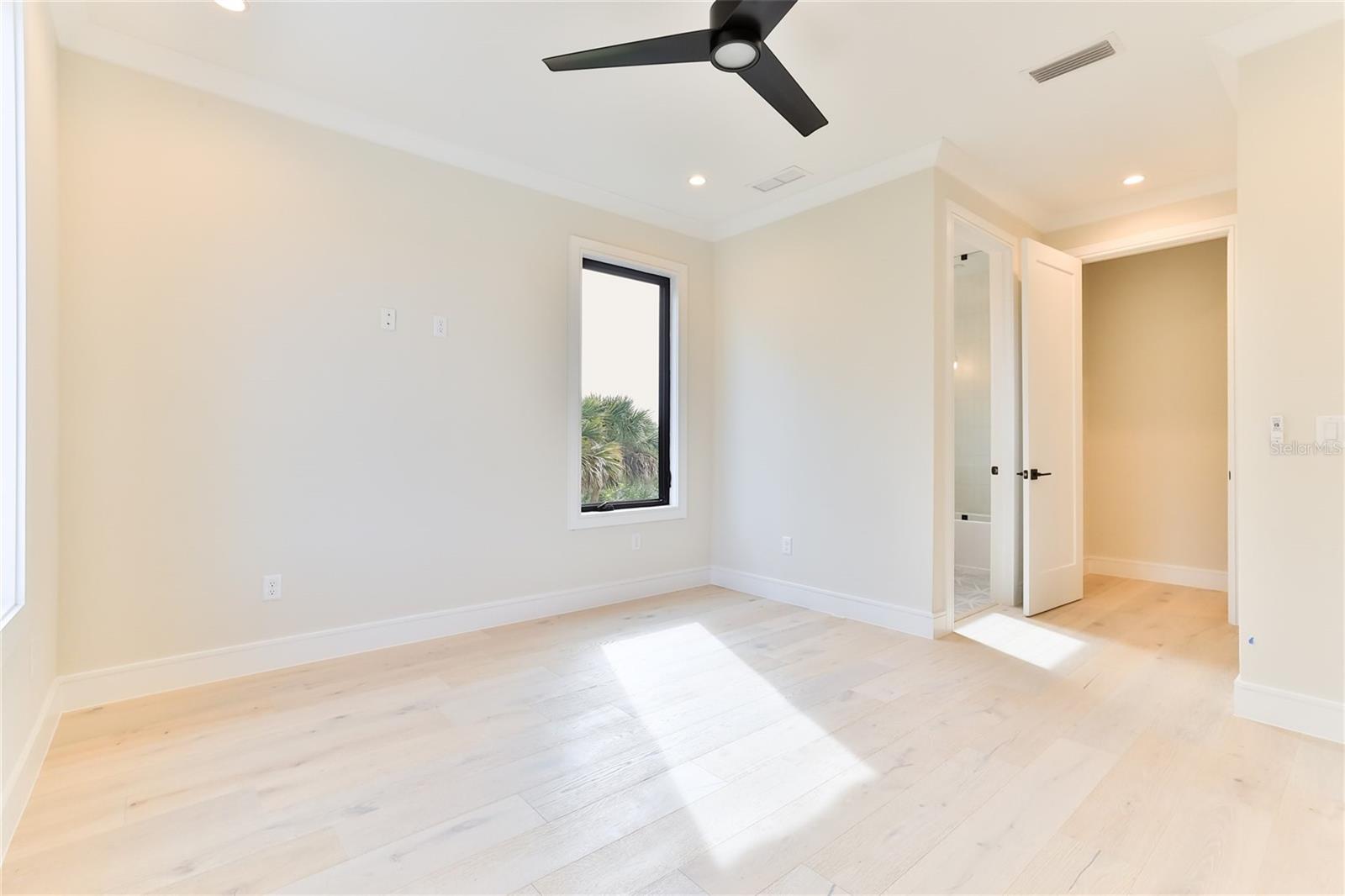 CALLILISA LAND - Residential