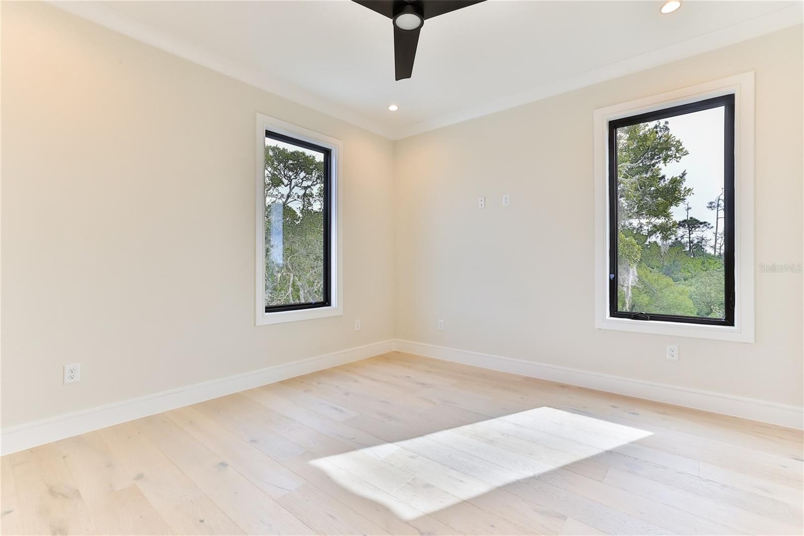 CALLILISA LAND - Residential