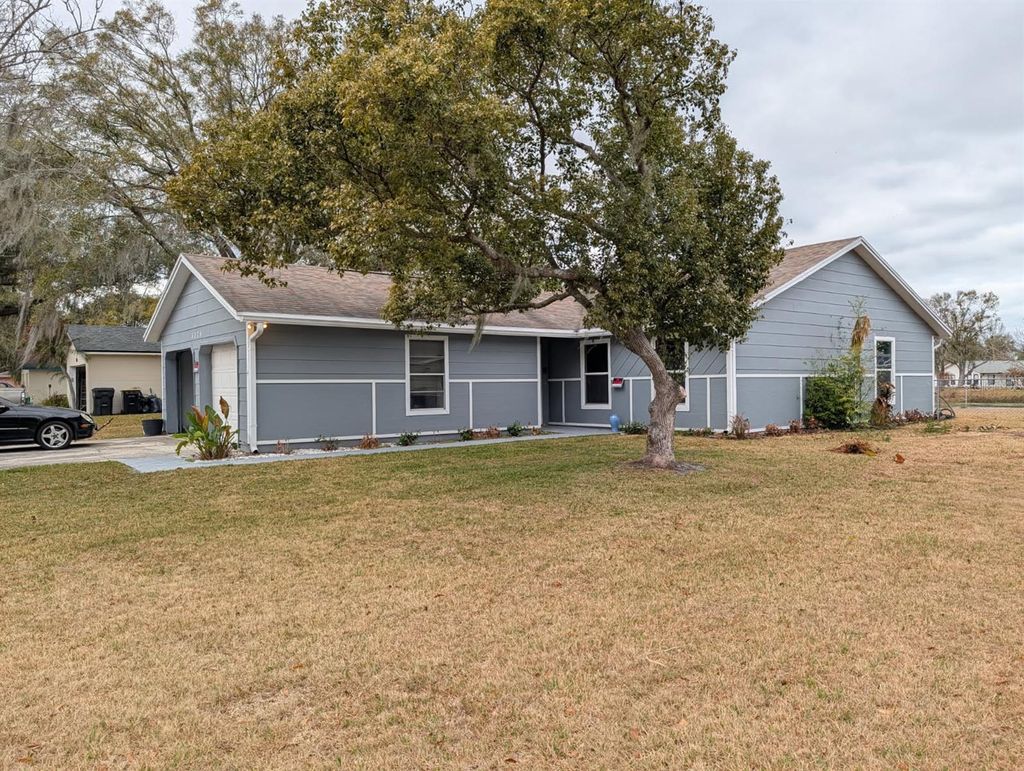 Photo of 3175 Cross Fox Drive, Mulberry, FL 33860 (MLS # L4959974)