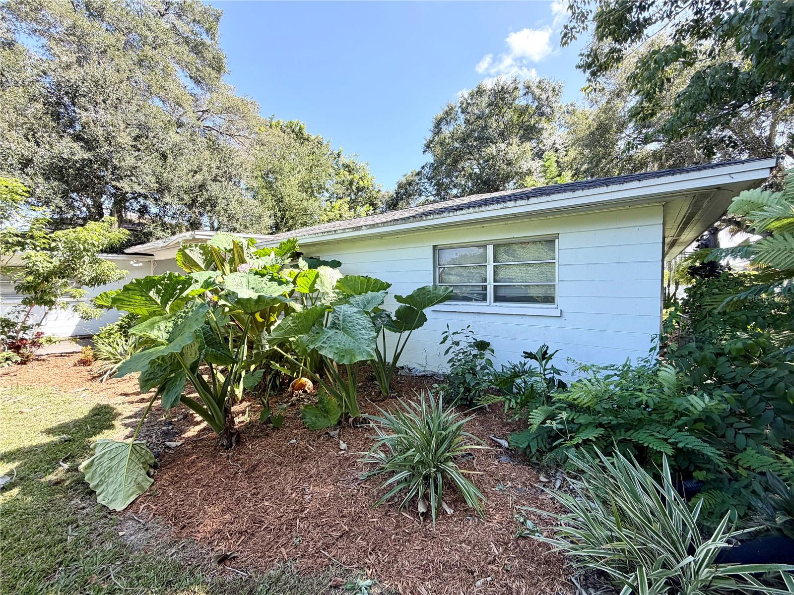 2035 SHAKESPEARE STREET