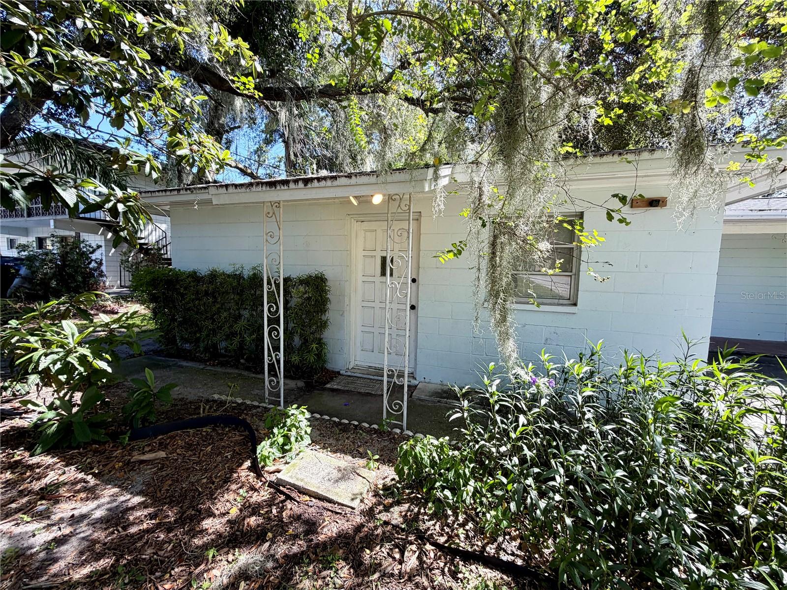 2035 SHAKESPEARE STREET