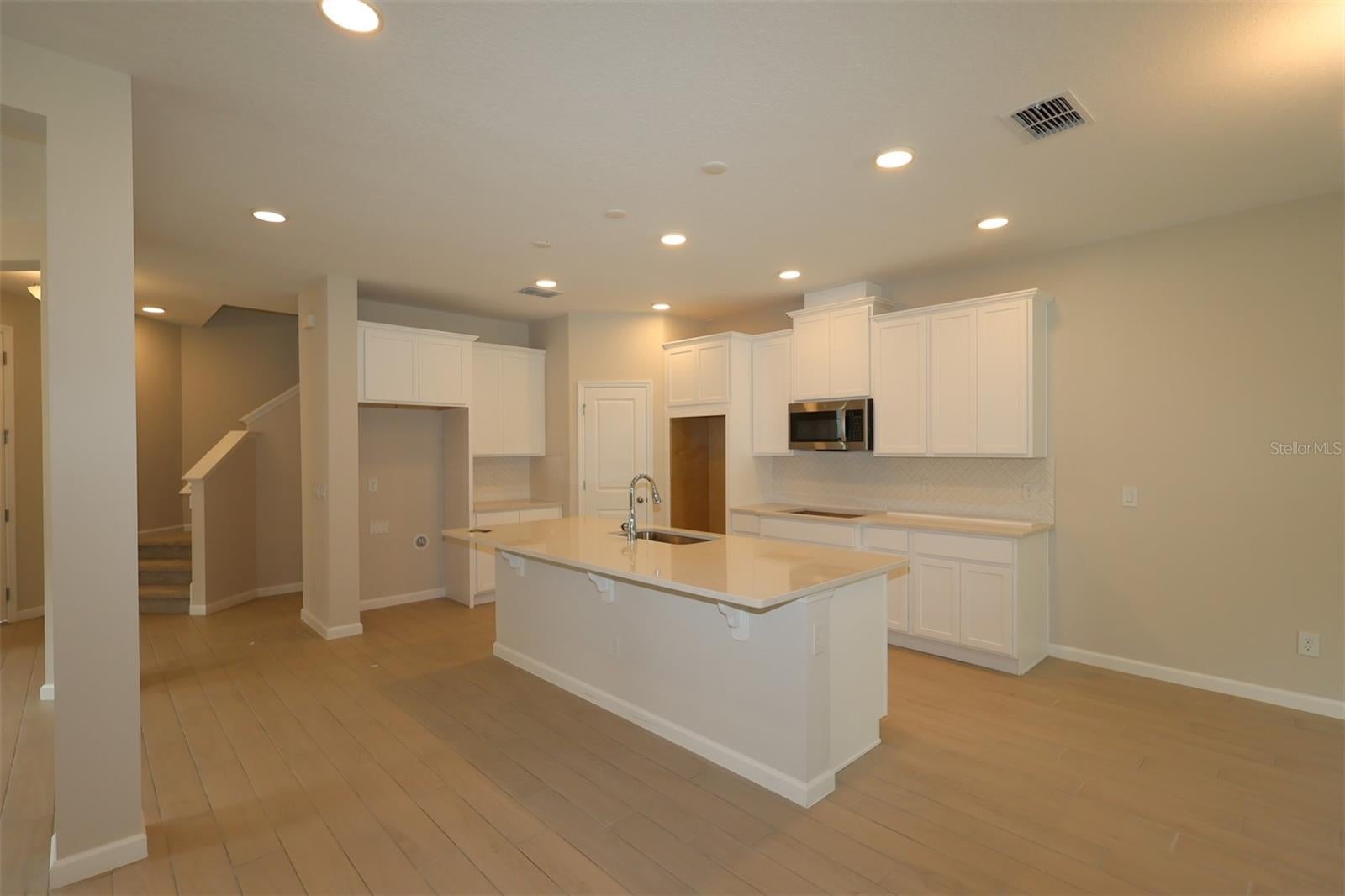 6741 YELLOW WARBLER BEND