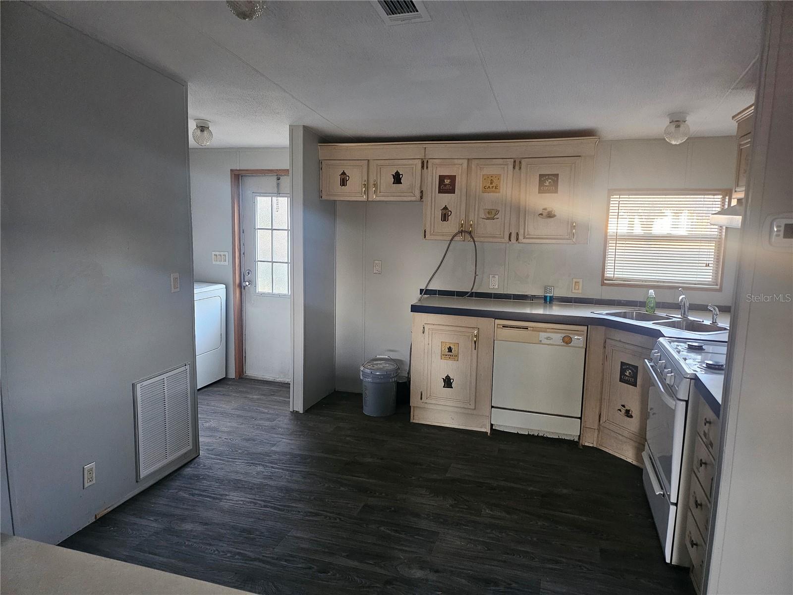 EATON PARK - Residential