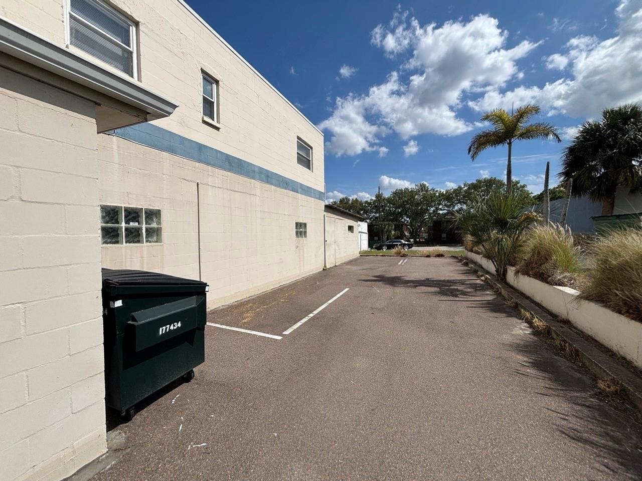 HIBISCUS GARDENS - Commercial Lease