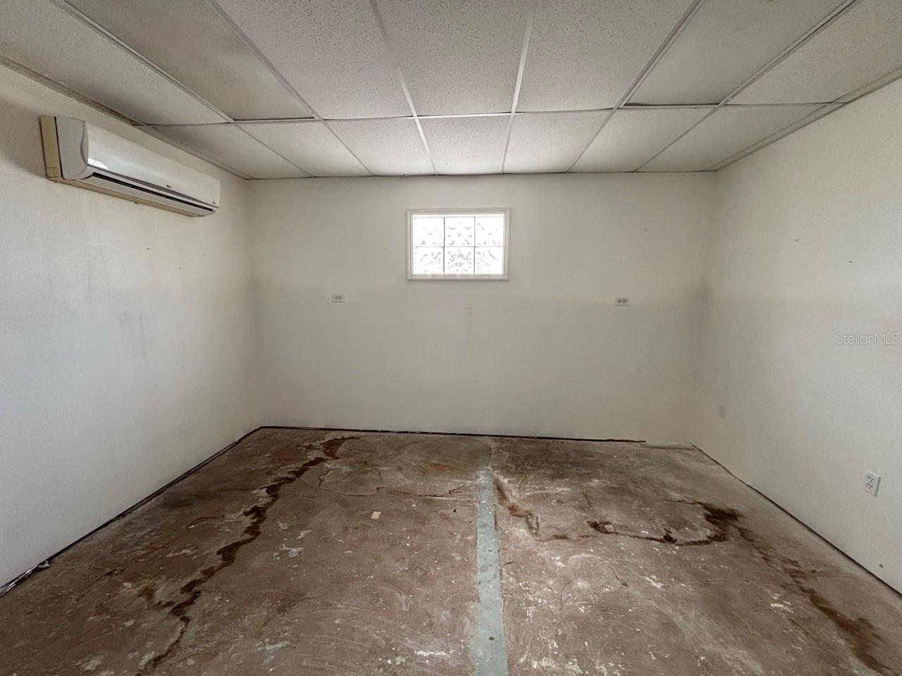 HIBISCUS GARDENS - Commercial Lease