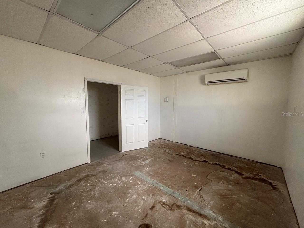 HIBISCUS GARDENS - Commercial Lease