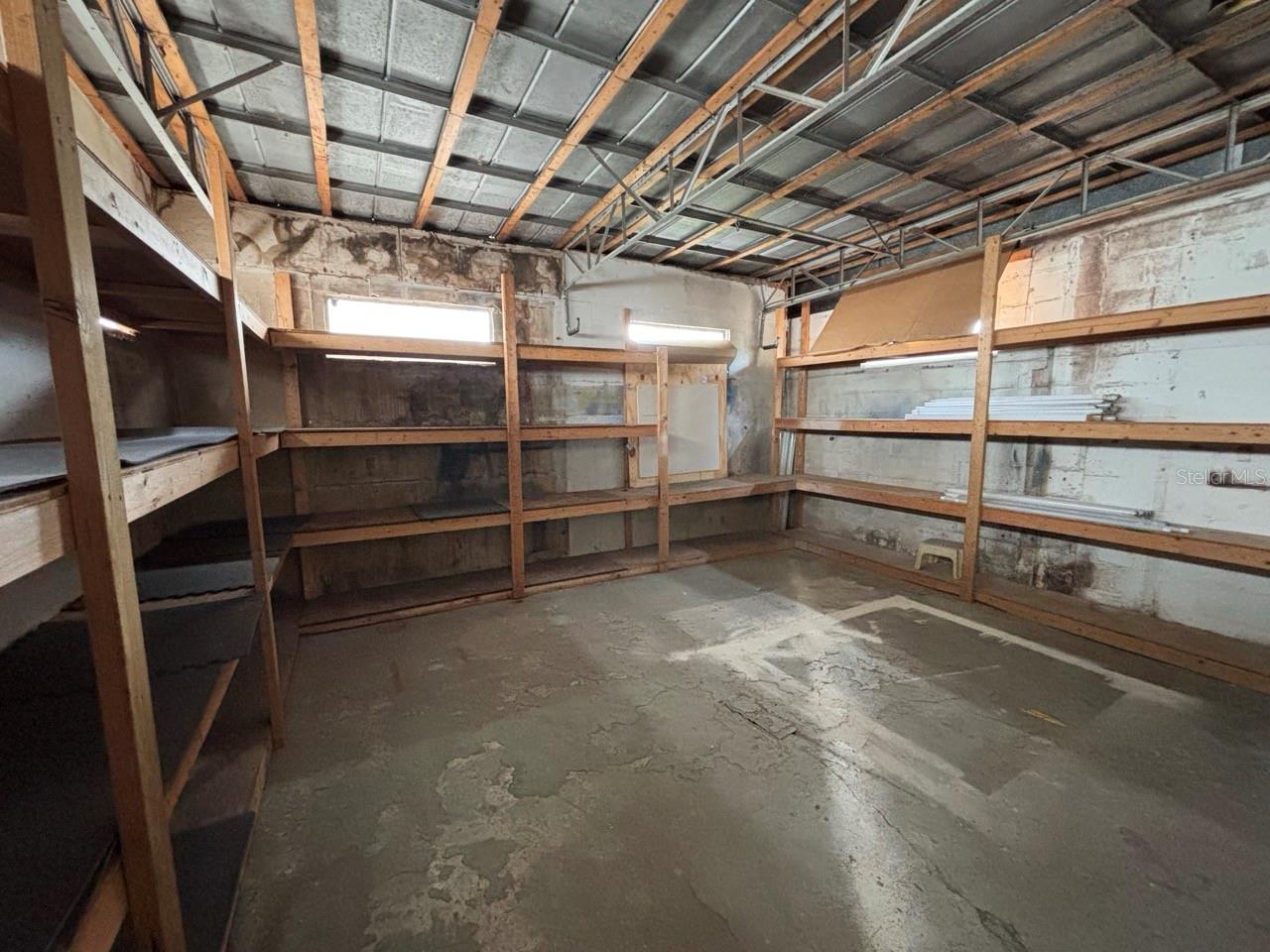 HIBISCUS GARDENS - Commercial Lease