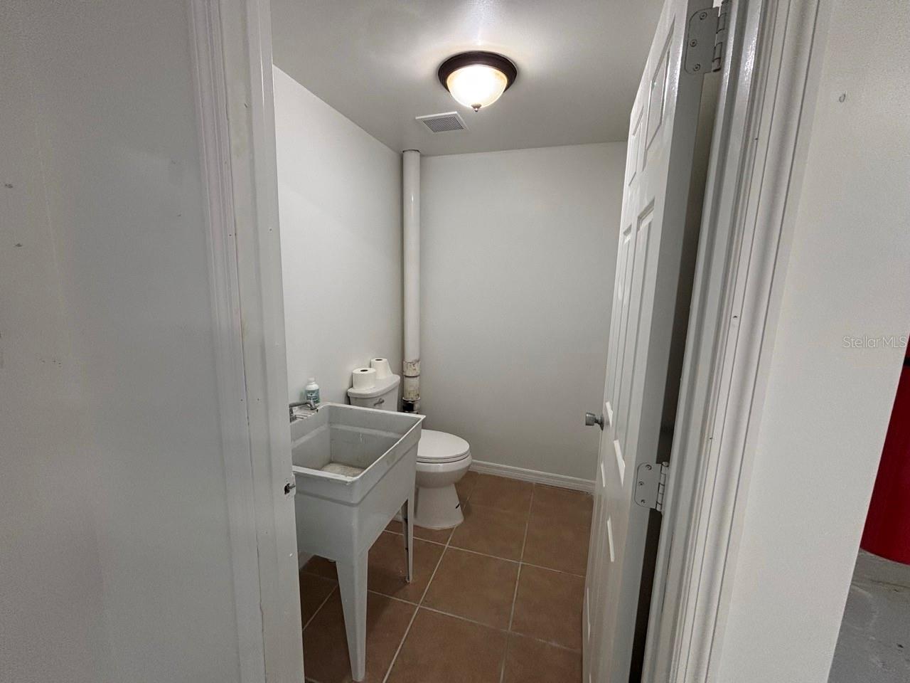 HIBISCUS GARDENS - Commercial Lease