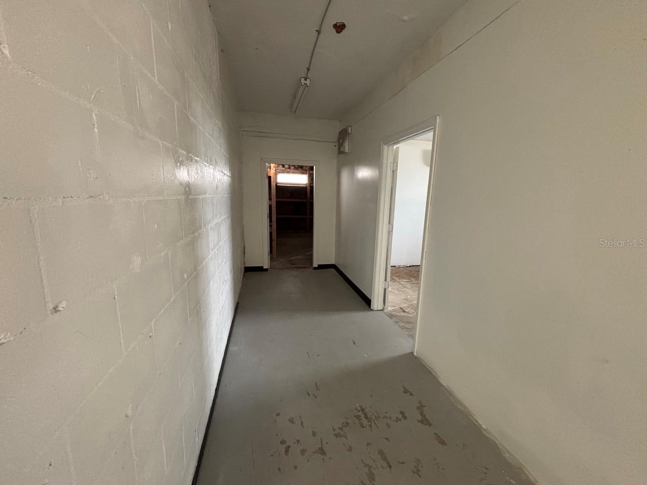 HIBISCUS GARDENS - Commercial Lease