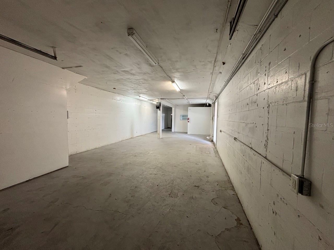 HIBISCUS GARDENS - Commercial Lease