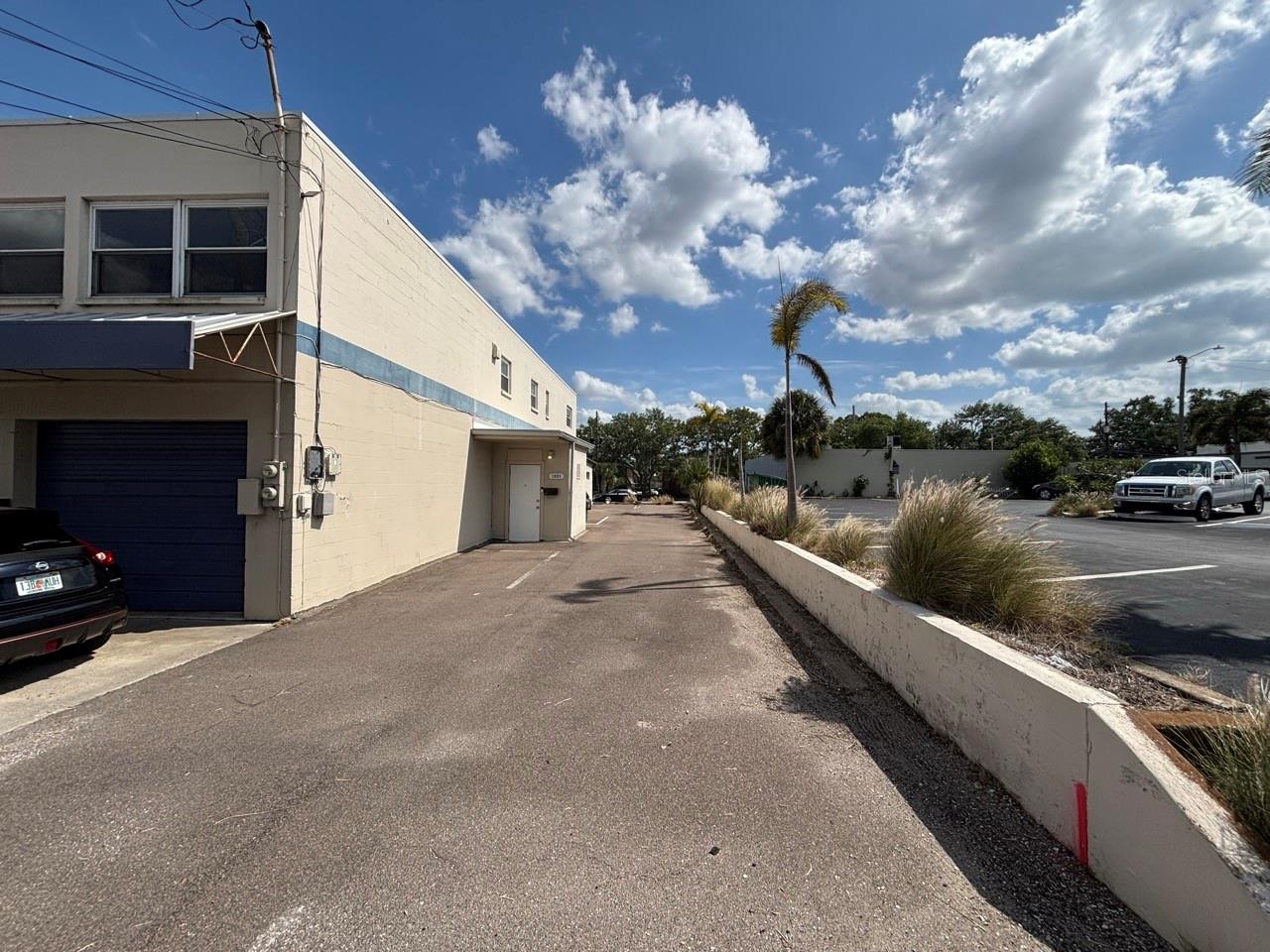 HIBISCUS GARDENS - Commercial Lease