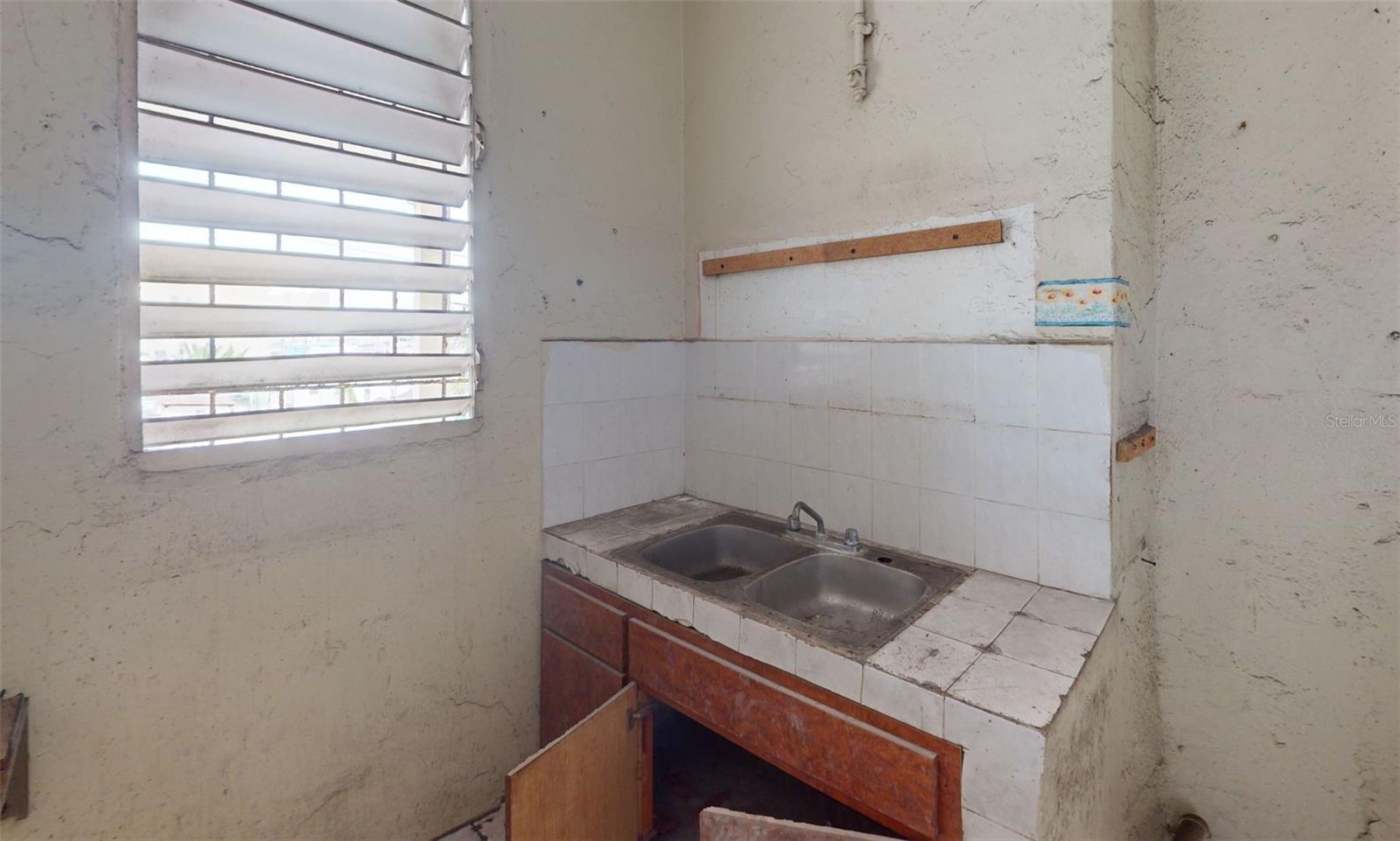 SANTURCE - Residential Income