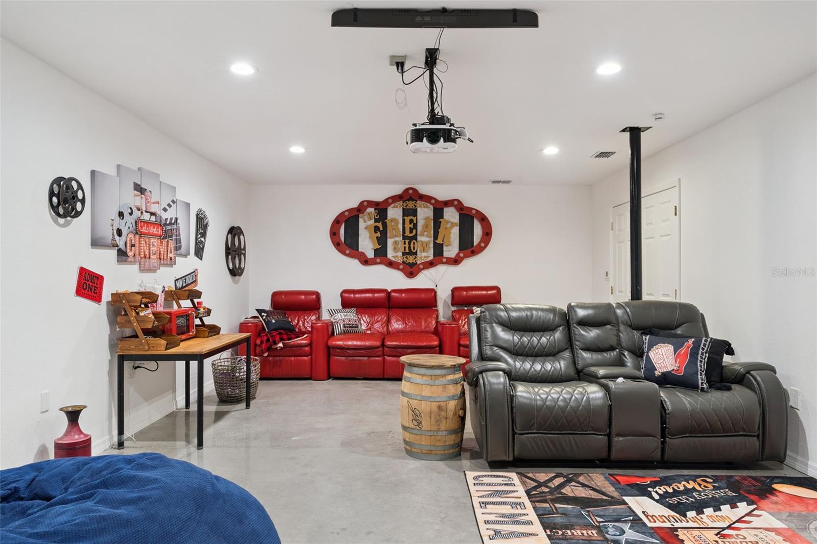 LAKE RIDGE CLUB SUB - Residential