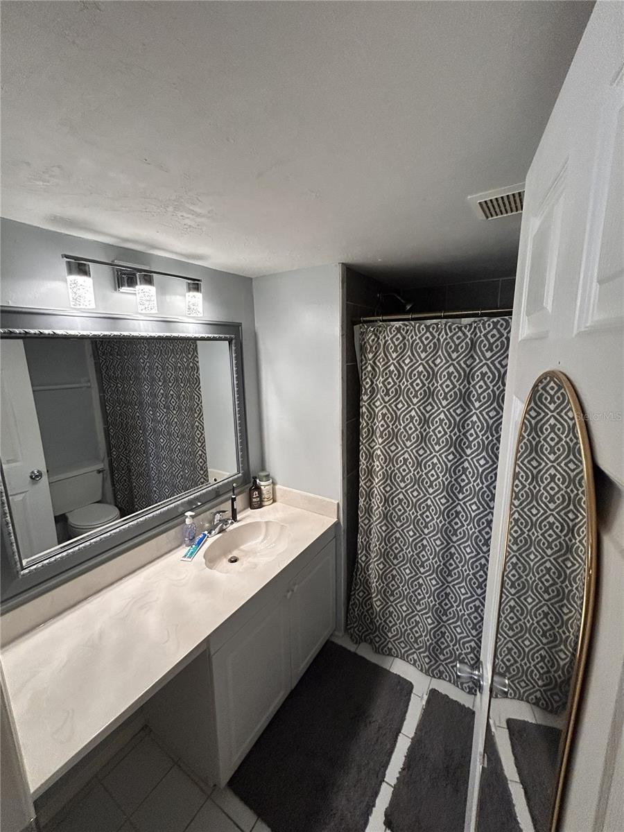 LAKES EDGE PH 04 - Residential