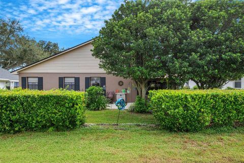 A home in LAKELAND