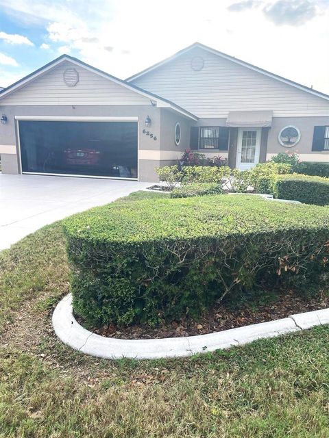 A home in LAKELAND