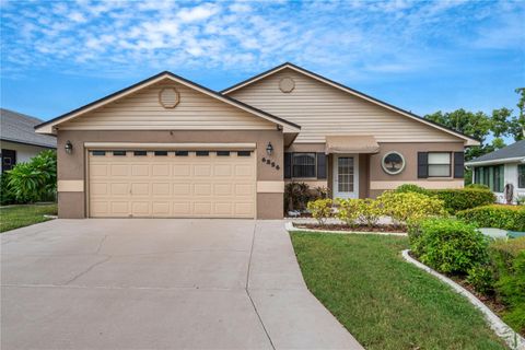 A home in LAKELAND