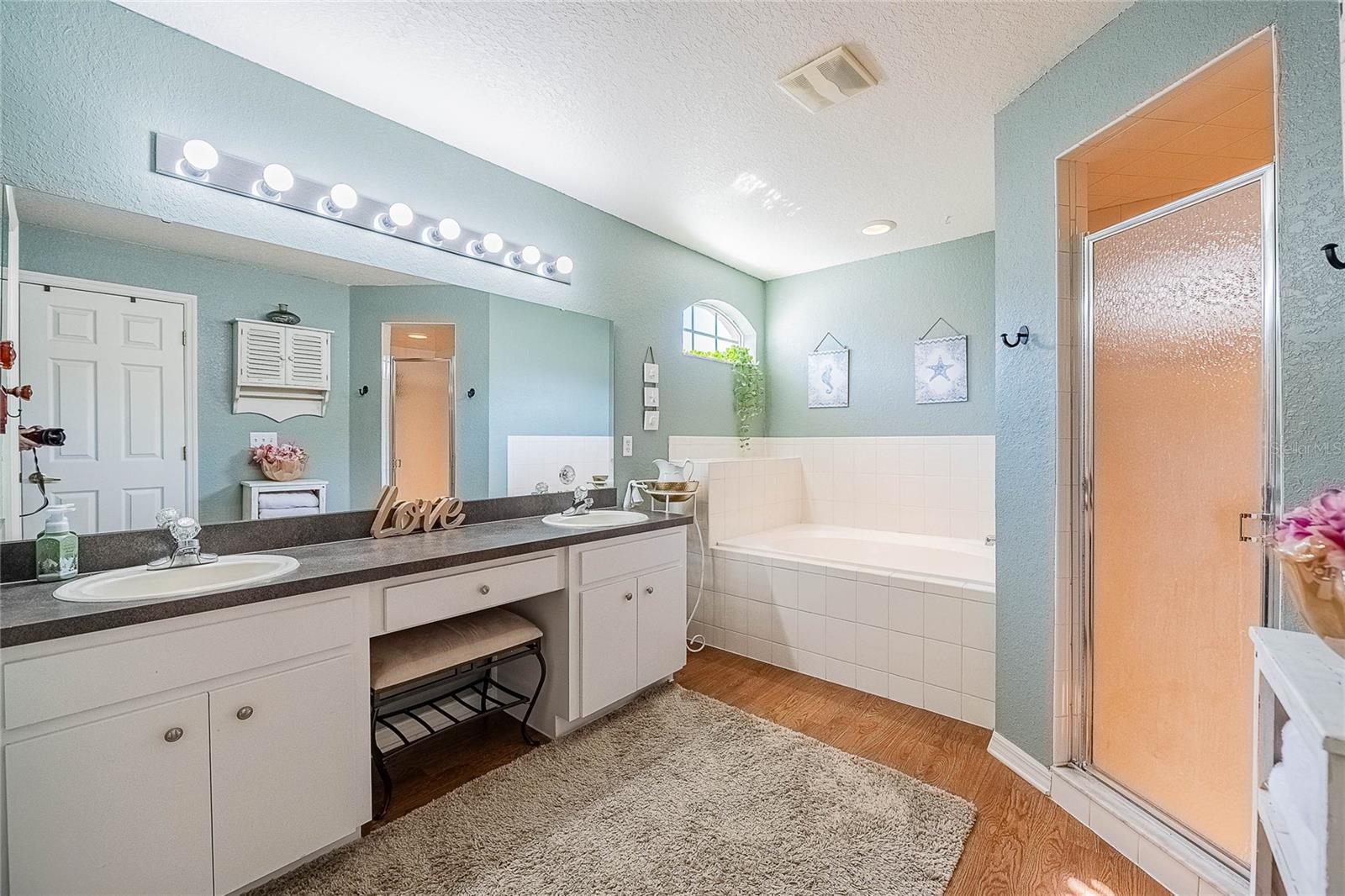 OAKFORD ESTATES - Residential