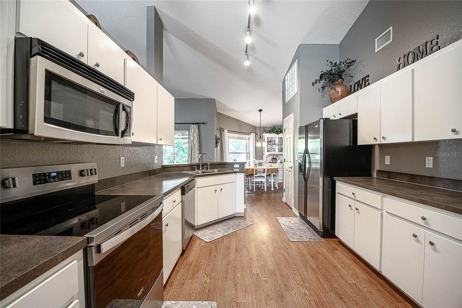 OAKFORD ESTATES - Residential