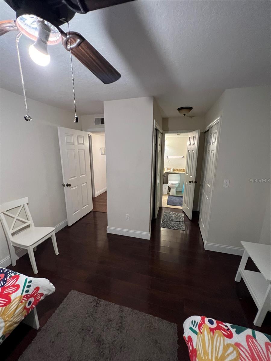 BELMONT/PK CENTRAL CONDO - Residential Lease