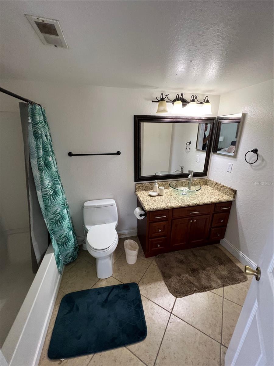 BELMONT/PK CENTRAL CONDO - Residential Lease