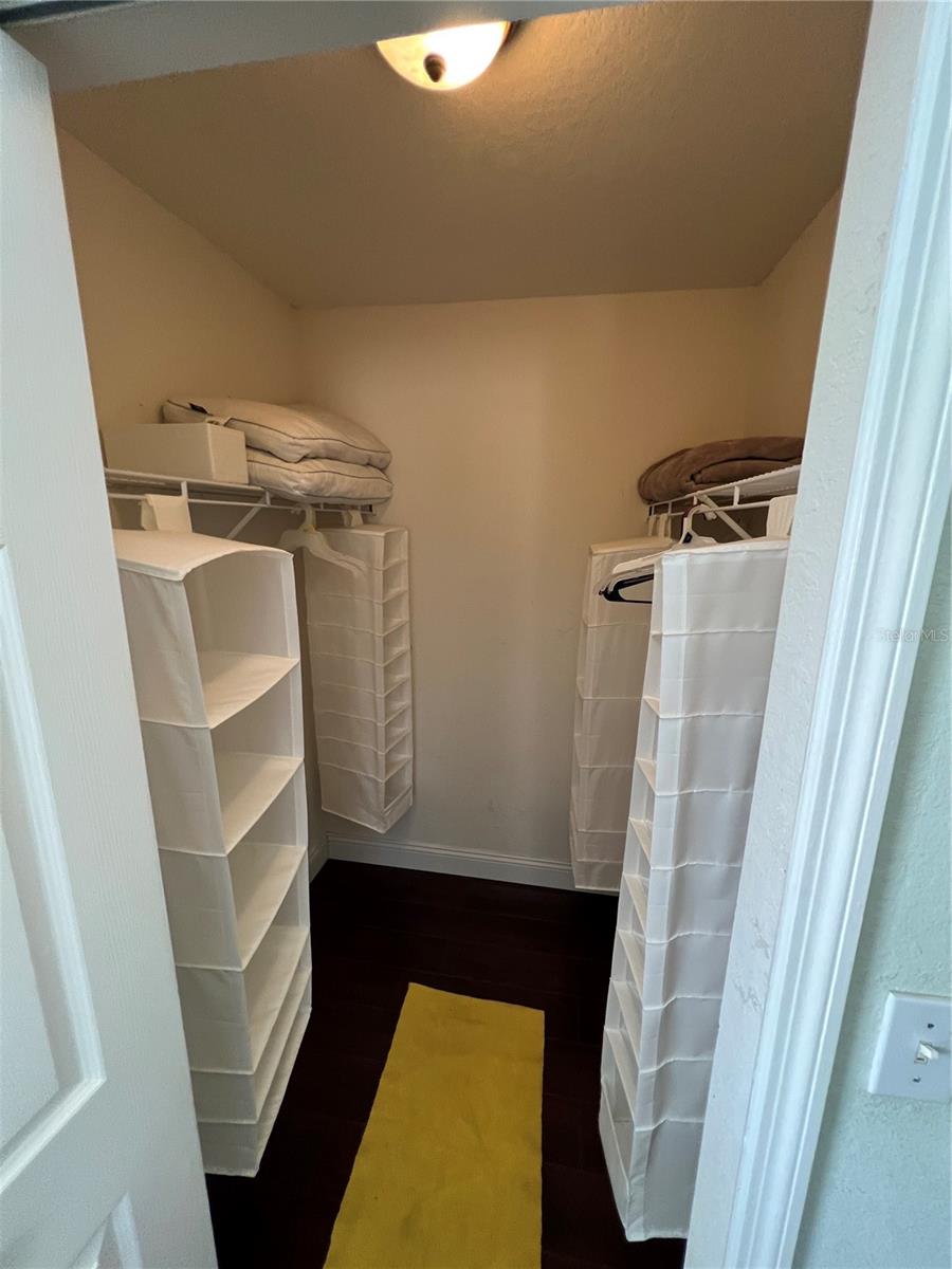 BELMONT/PK CENTRAL CONDO - Residential Lease