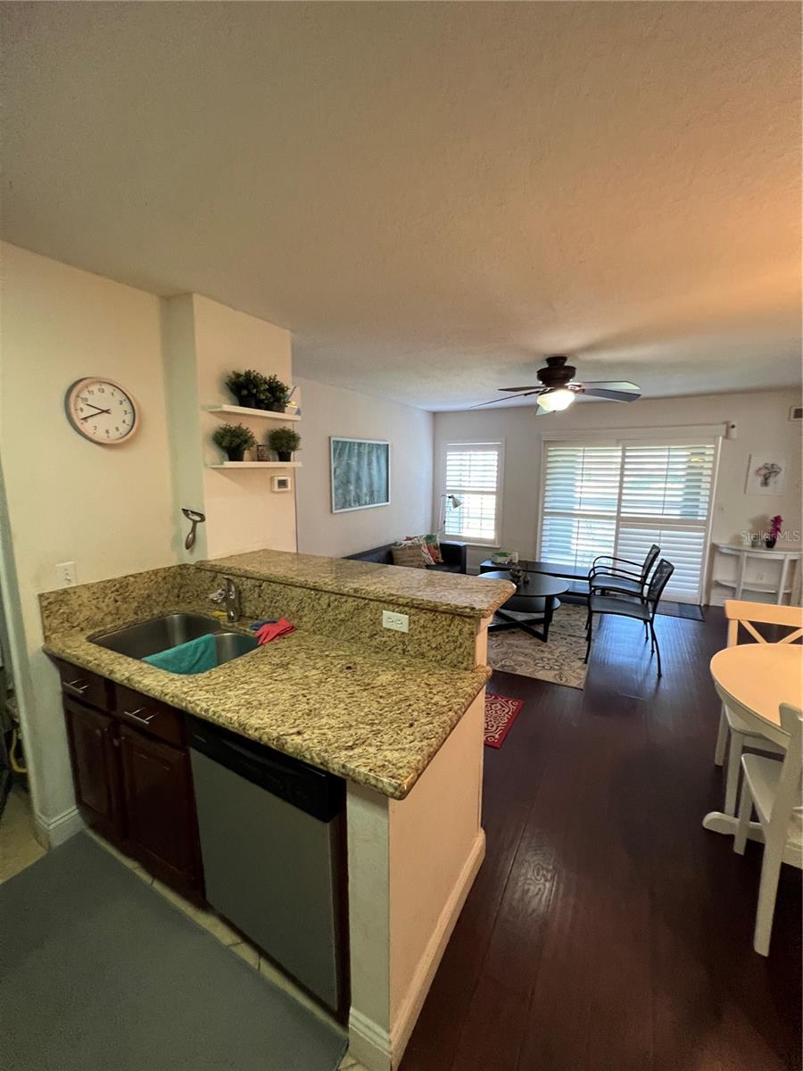 BELMONT/PK CENTRAL CONDO - Residential Lease