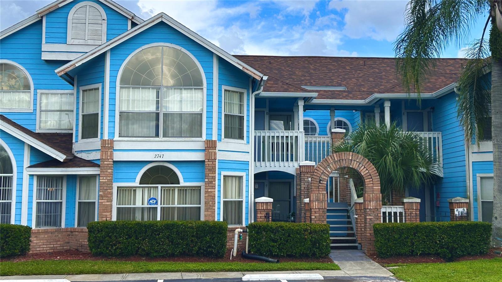 VILLAS AT SOMERSET THE - Residential