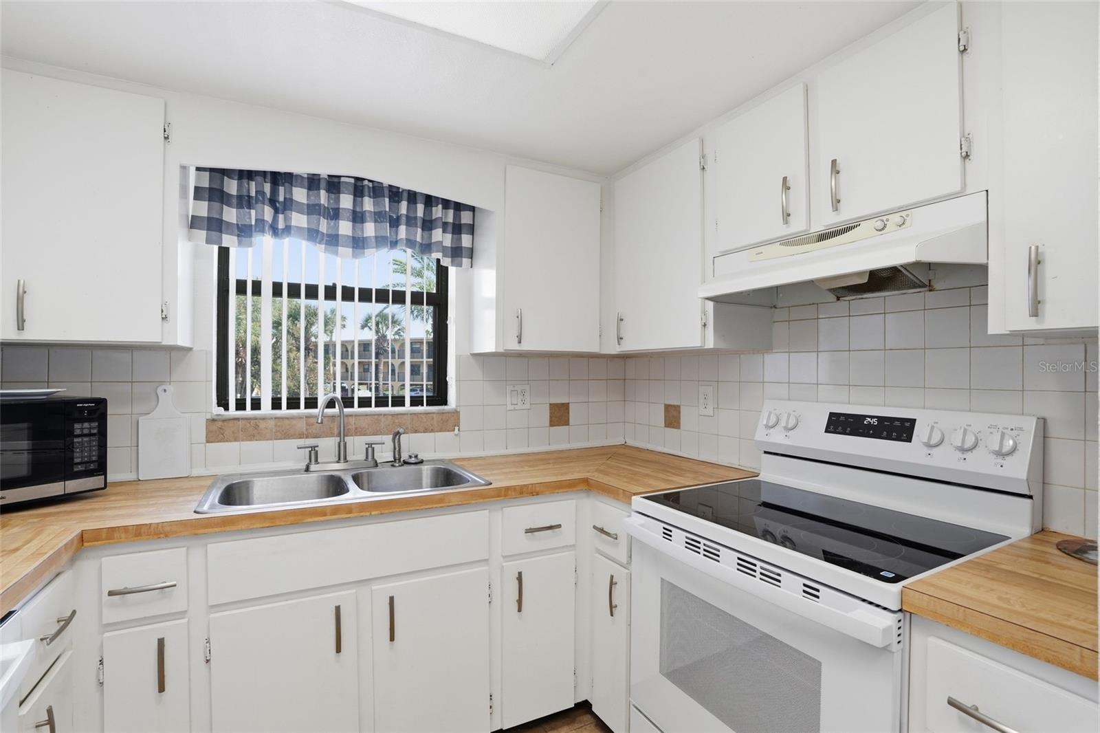 TARPON BAY PH 03 BLDG B - Residential