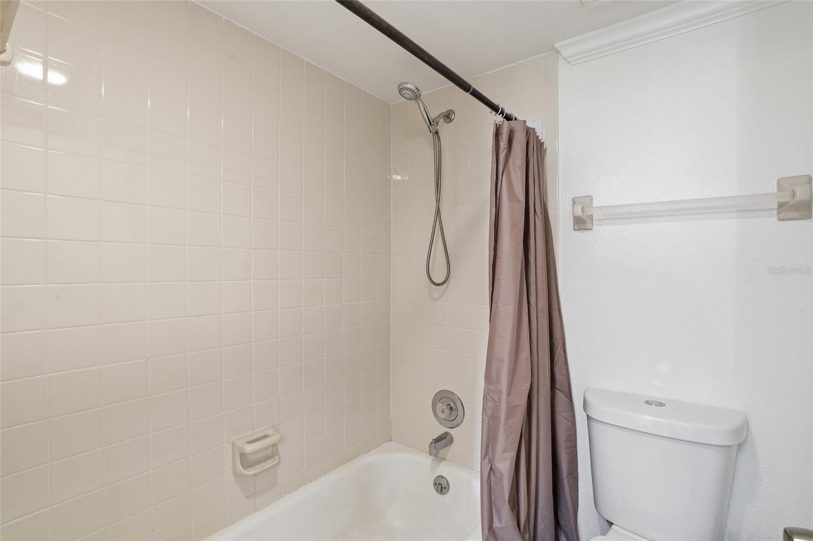 TARPON BAY PH 03 BLDG B - Residential