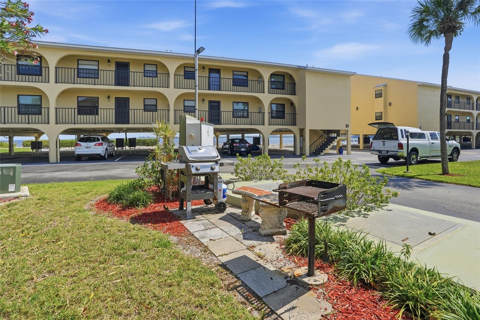 TARPON BAY PH 03 BLDG B - Residential