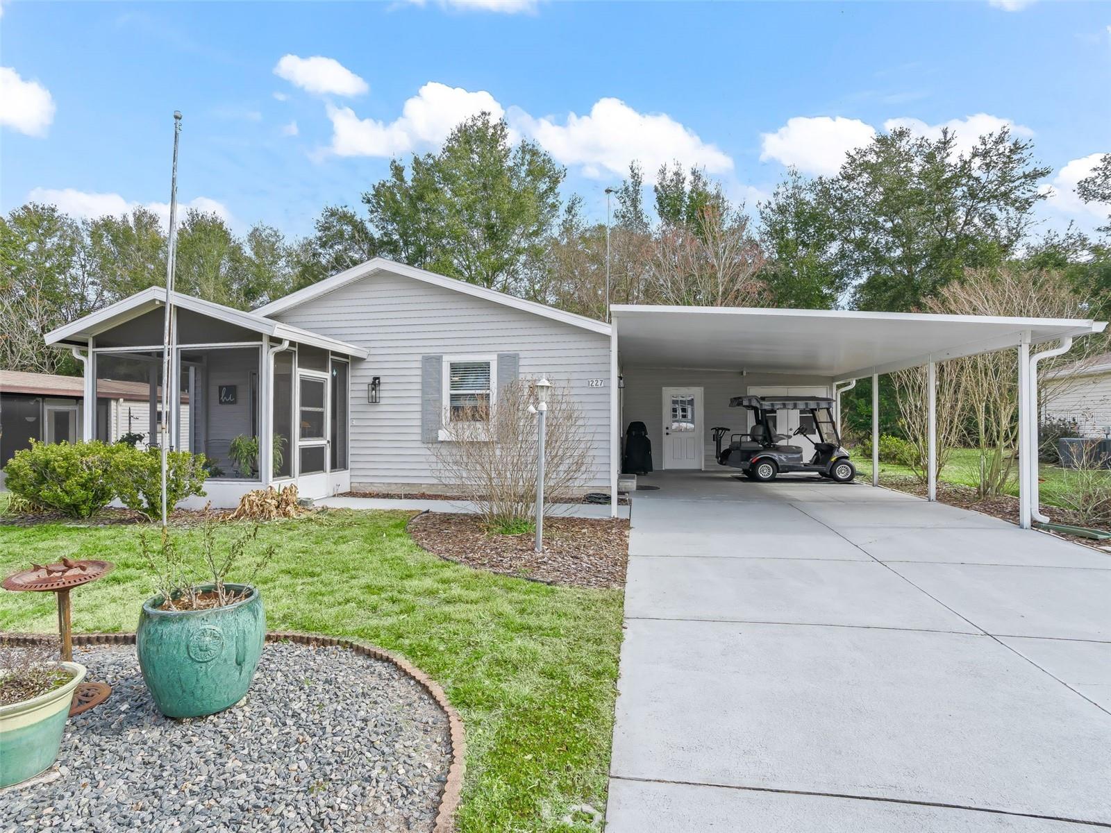 1227 E SCHWARTZ BOULEVARD