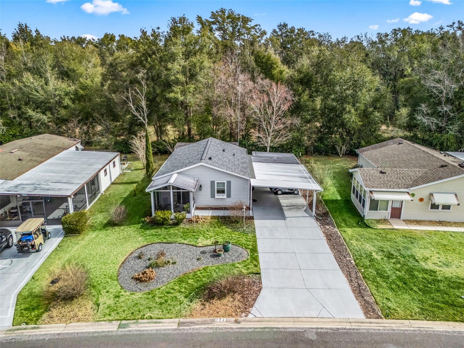 1227 E SCHWARTZ BOULEVARD