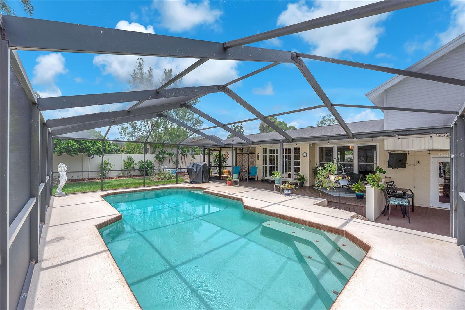 617 VALLEY HILL DRIVE