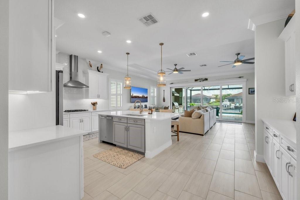 SANCTUARY COVE - Residential