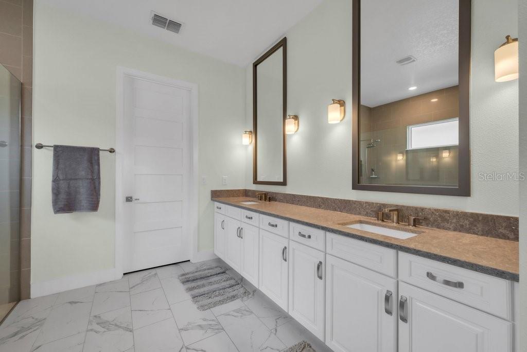 SANCTUARY COVE - Residential