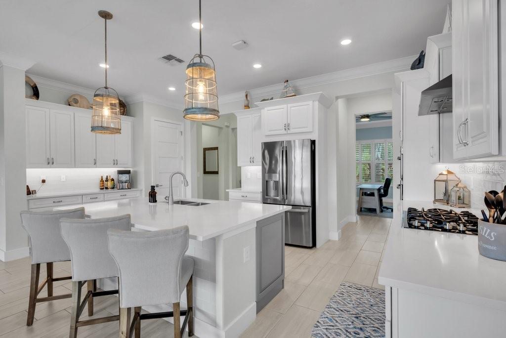 SANCTUARY COVE - Residential