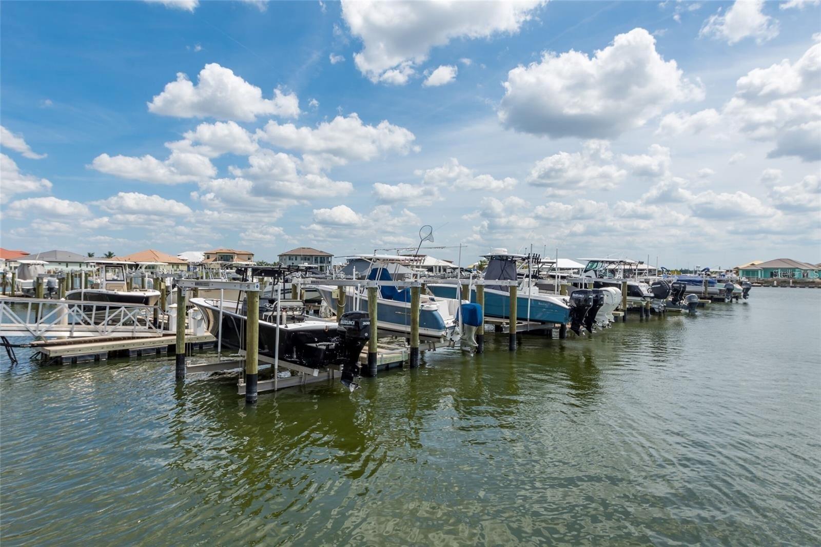 SANCTUARY COVE - Residential